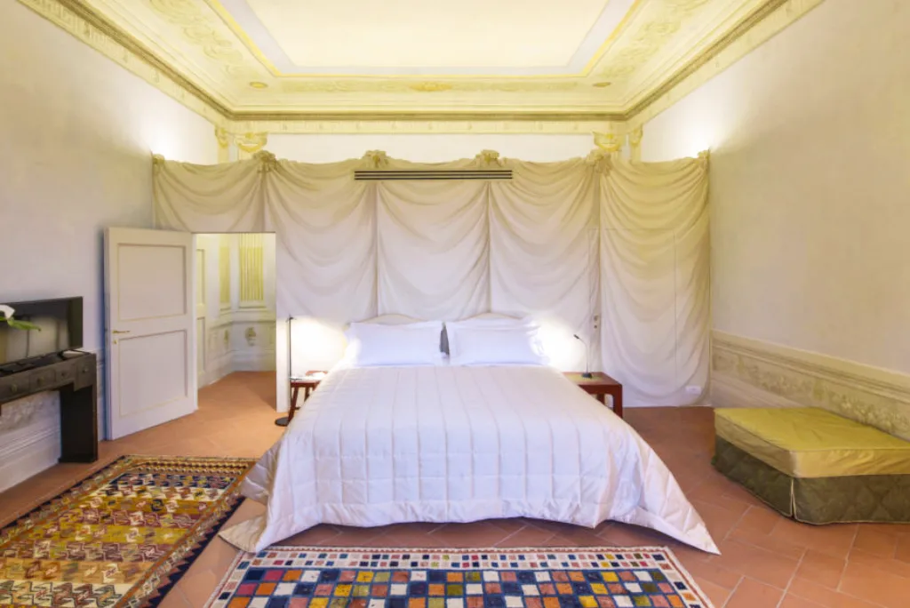 MIDLIFE WOMENS YOGA, FOOD AND CULTURE RETREAT FLORENCE ITALY WITH RICHELLE AND DEE