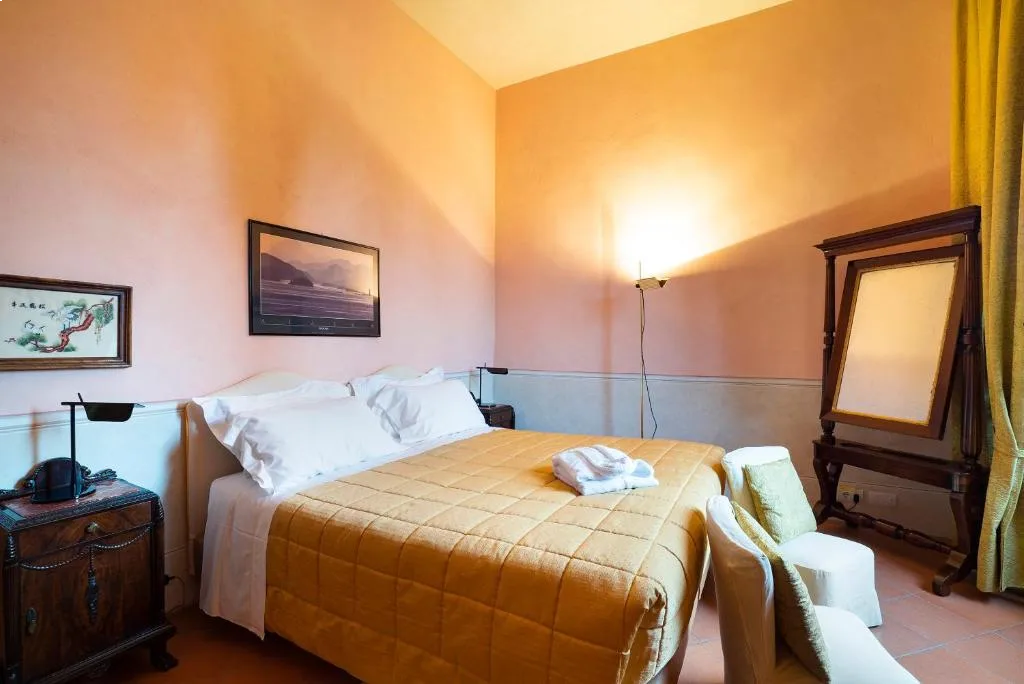 Under the tuscan sun italy yoga and culture retreat in October with Richelle Morgan of Aligned Flow Yoga School.