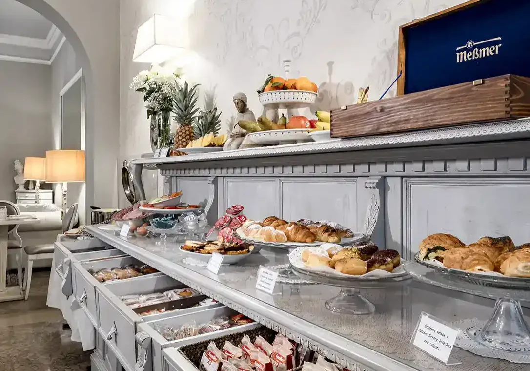 bologna-breakfast-italy-group-trip-richelle