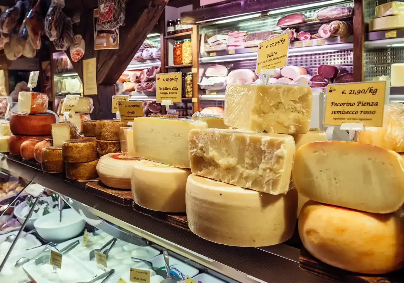 bologna-market-richelle-retreat-Italy-group-trip