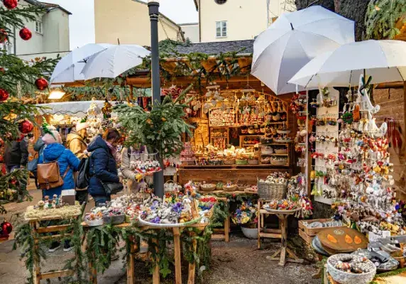 richelle-christmas-market-group-trip-austria-germany-europe-2